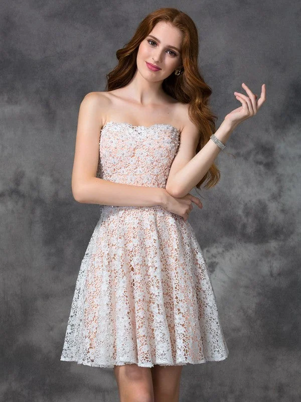 Style Without Limits A-line/Princess Sweetheart Lace Sleeveless Short Lace Cocktail Dresses