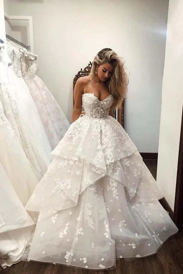 Versatile Wardrobe Essentials Ball Gown Sweetheart Strapless V Neck Ivory Tulle Wedding Dress with Flowers