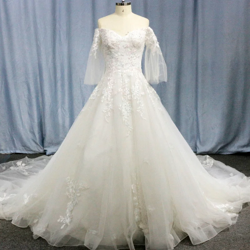 Budget-Friendly Fashion V-Neck Half-Sleeve Tulle Lace Ball Gown Wedding Dress