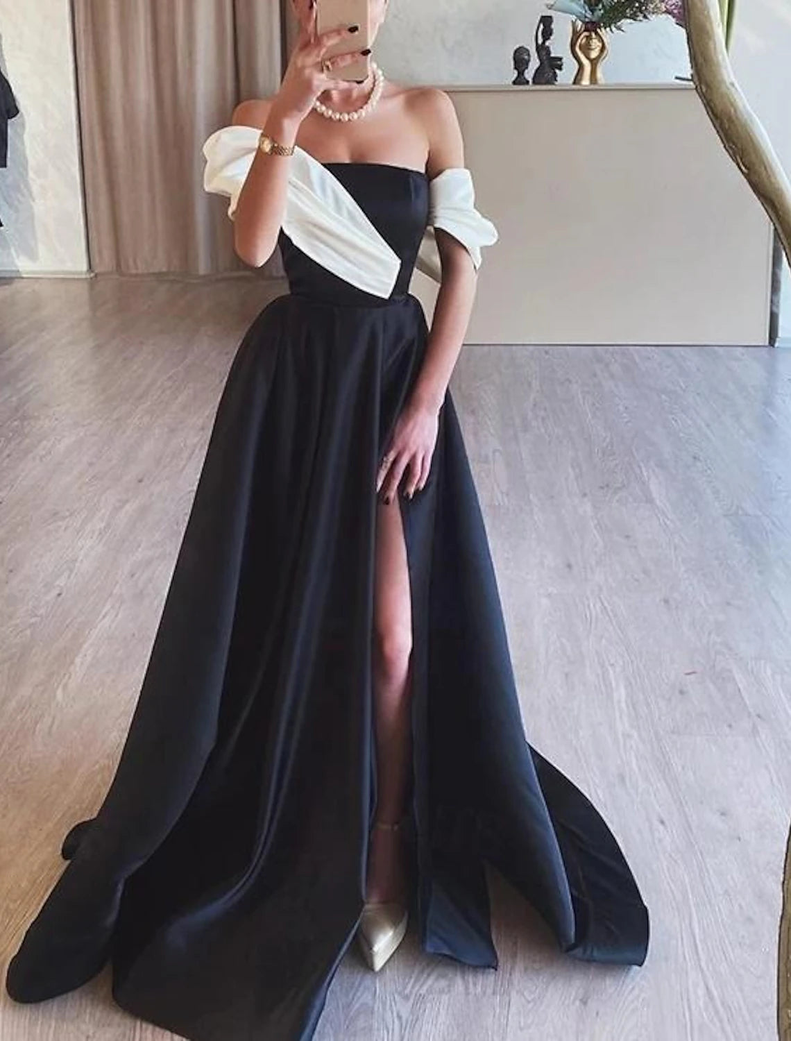 Style Streetwear Gown Elegant Formal Prom Floor Length Sleeveless Off Shoulder Satin with Ruched Slit Evening Dress