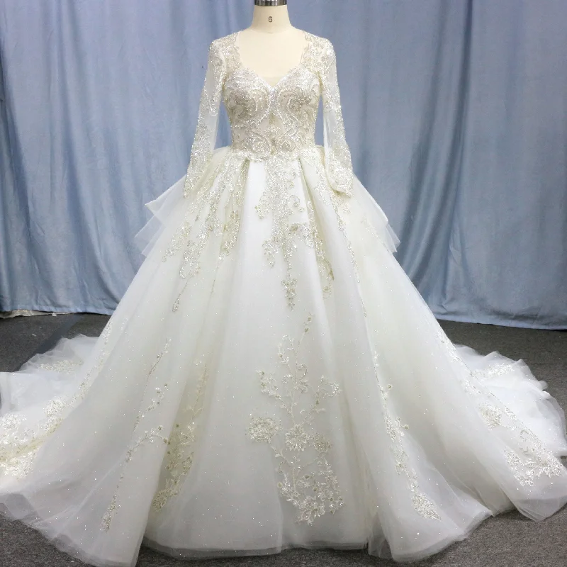 Catch Every Fashion Trend Long Sleeve Queen-ann Neckline Wedding Dresses with Keyhole