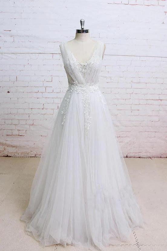 Hot Sale Elegant Ivory A Line Plunging Neckline Lace Appliqued Flowers Tulle Wedding Dresses