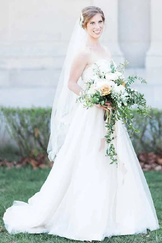 Innovate Your Wardrobe A-Line Sweetheart Court Train Sleeveless White Wedding Dress with Lace Beading