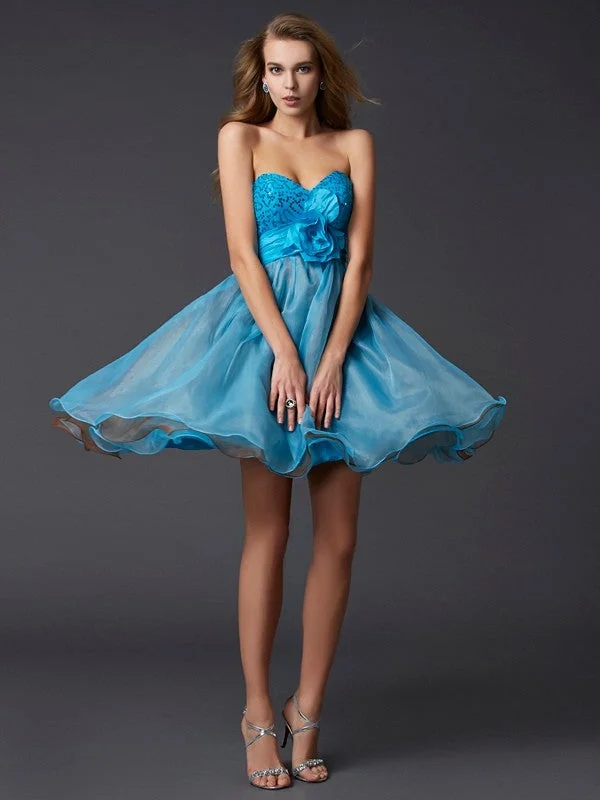 Ride The Style Wave A-Line/Princess Sweetheart Sleeveless Lace Short Taffeta Homecoming Dresses